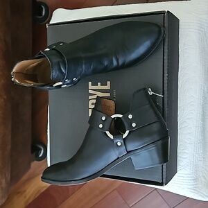 Ray Harness Back Zip